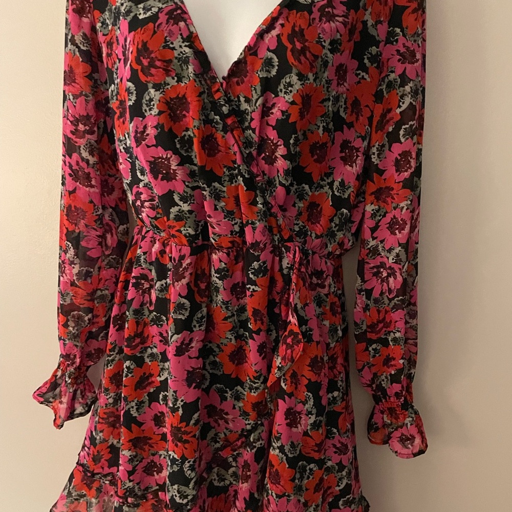 H&M size medium dress pink black red floral - Picture 5 of 11